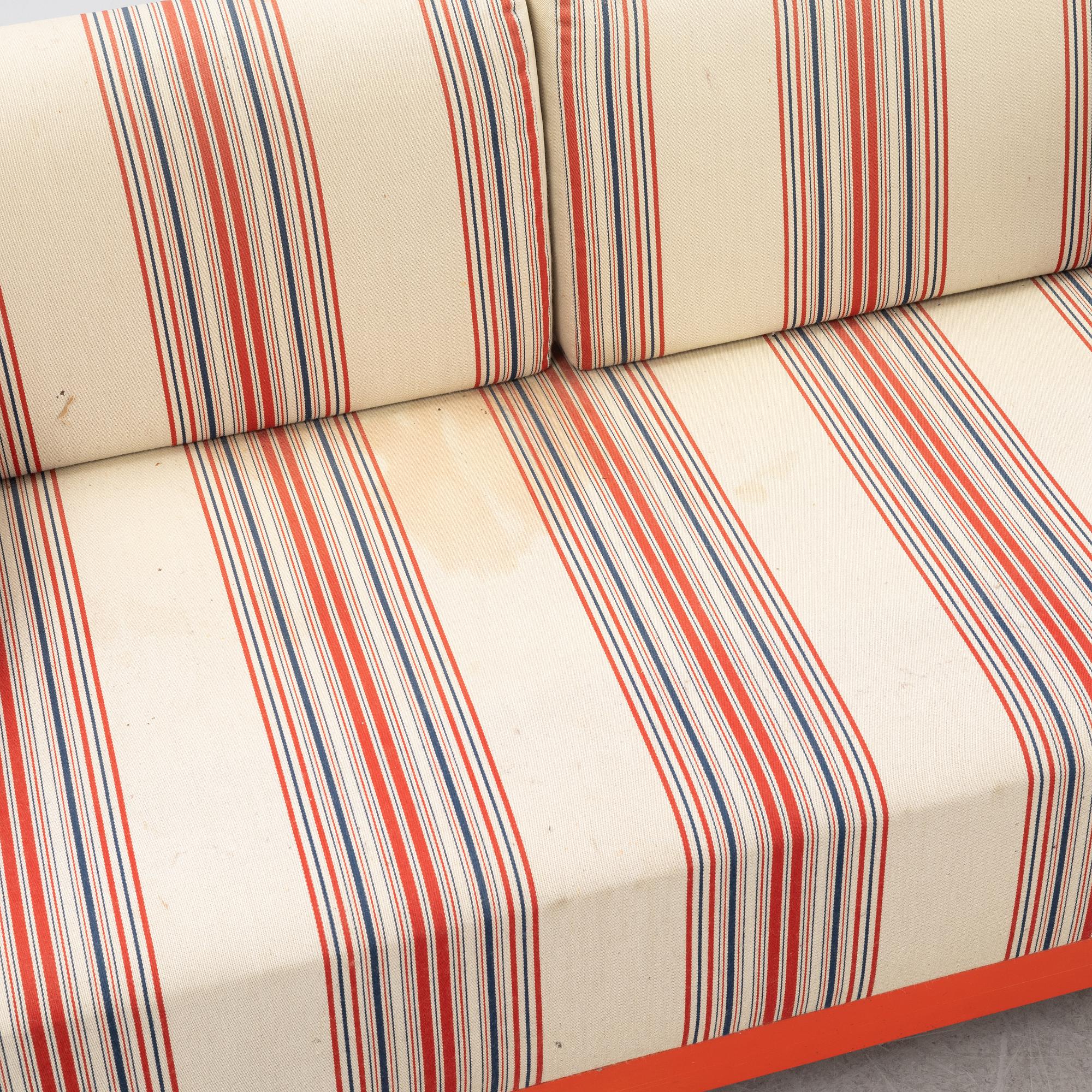 John Kandell , soffa, "Victory", Källemo, 1900-talets andra hälft.