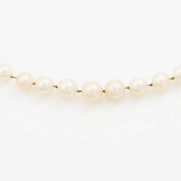 Collier pärlor lås platina med gammalslipade diamanter.