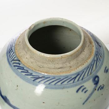 Bojaner, porslin, tre stycken, Kina, 1800/1900-tal.