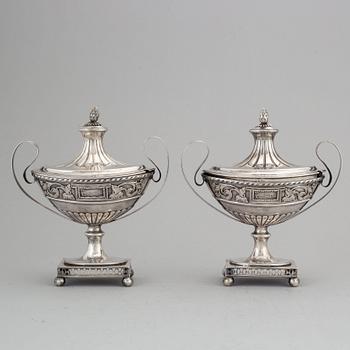 A pair of swedish silver sugar bowls, Samuel Pettersson, Linköping 1887.