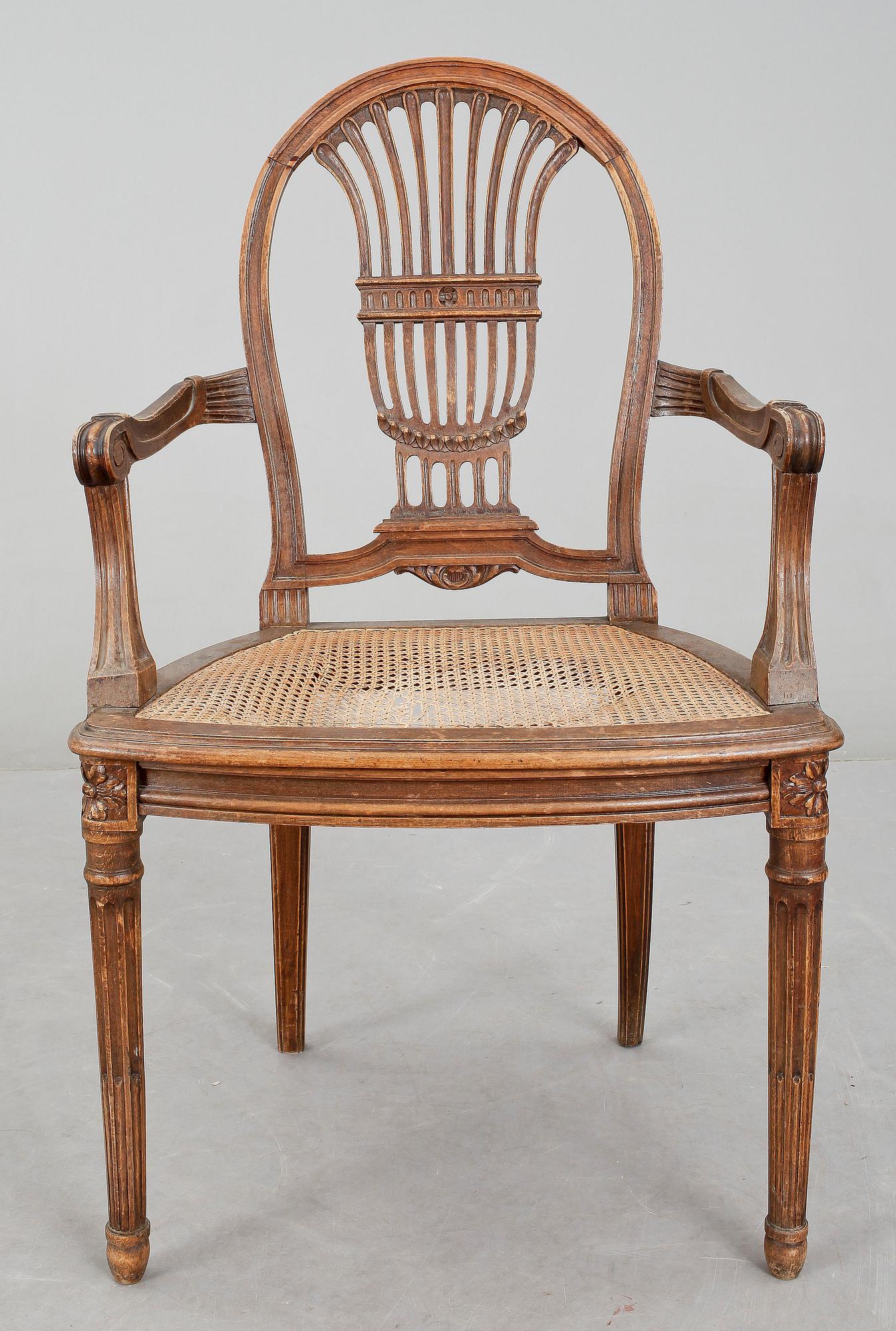 KARMSTOL, gustaviansk stil, 1900-talets första hälft.
