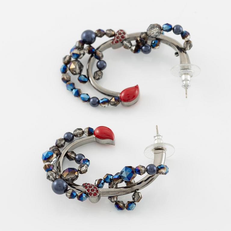 Swarovski, örhängen och halsband.