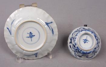 KOPP MED FAT, porslin, Kina, Kangxi 1662-1722.