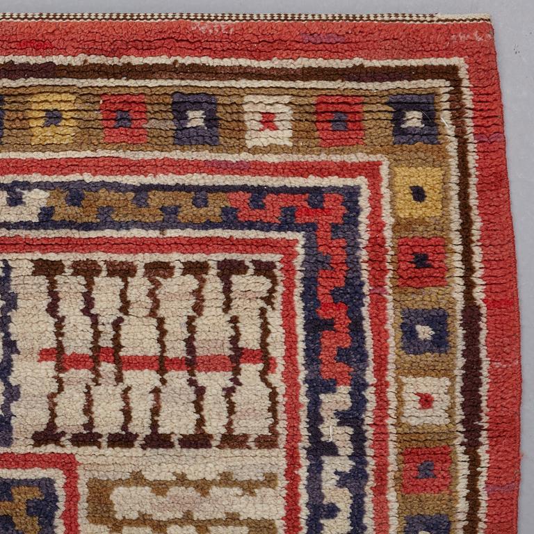 Märta Måås-Fjetterström, MATTA, "Röda trädgårdsmattan", flossa, ca 327 x 232 cm, signerad AB MMF.