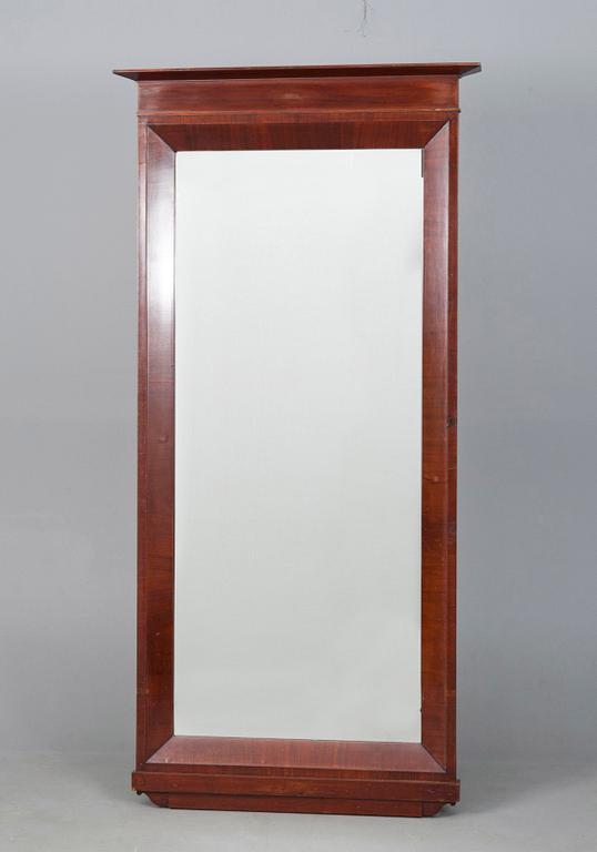 SPEGEL, mahognyfaner, 1900- talets början.