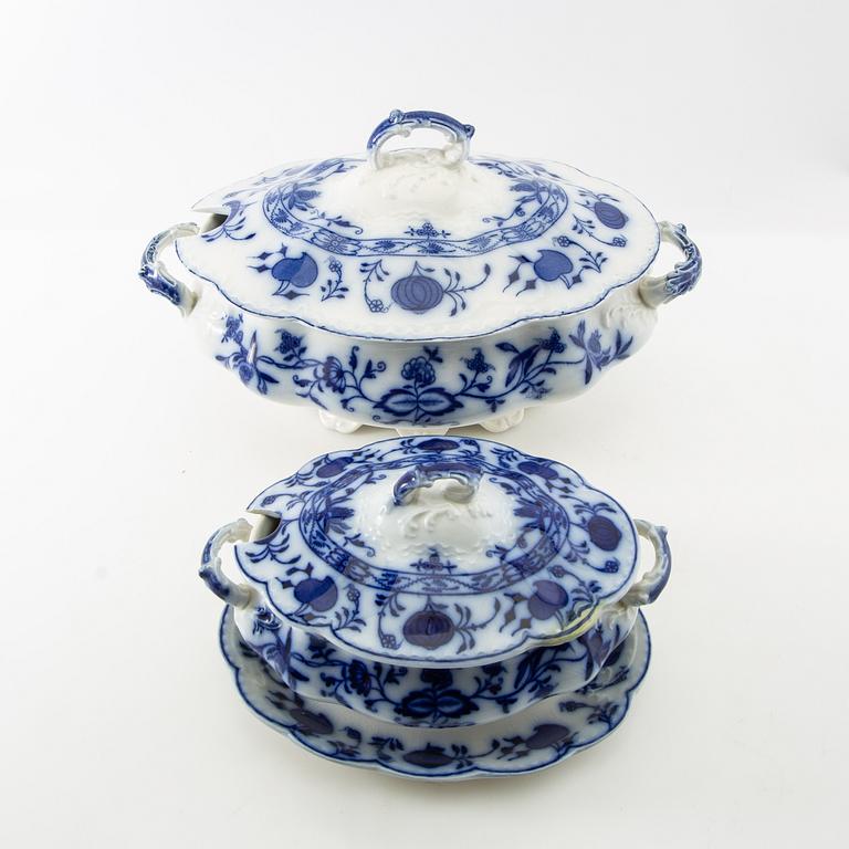 Dinner service, 97 pieces, Johnson Bros, "Holland", England, early 20th century.