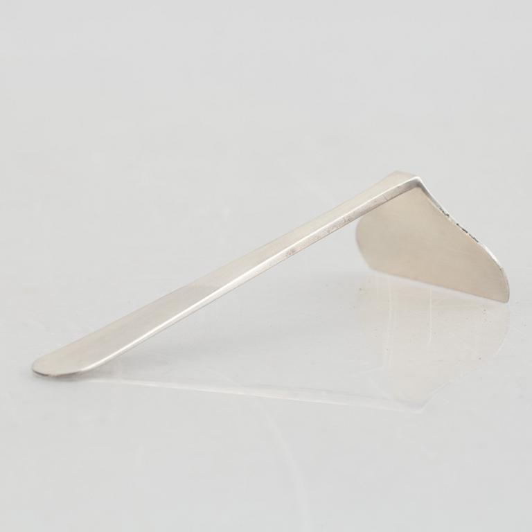 Wiwen Nilsson, a childrens silver food pusher, Anders Nilsson, Lund 1955.