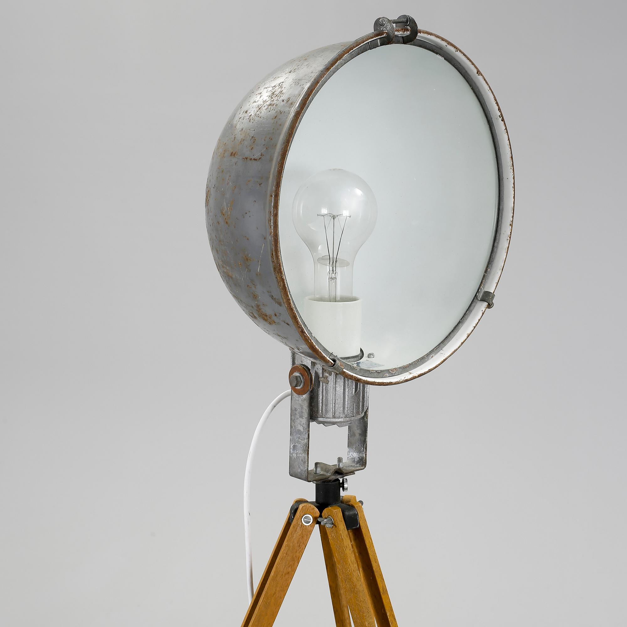 INDUSTRILAMPA, 1900-tal.