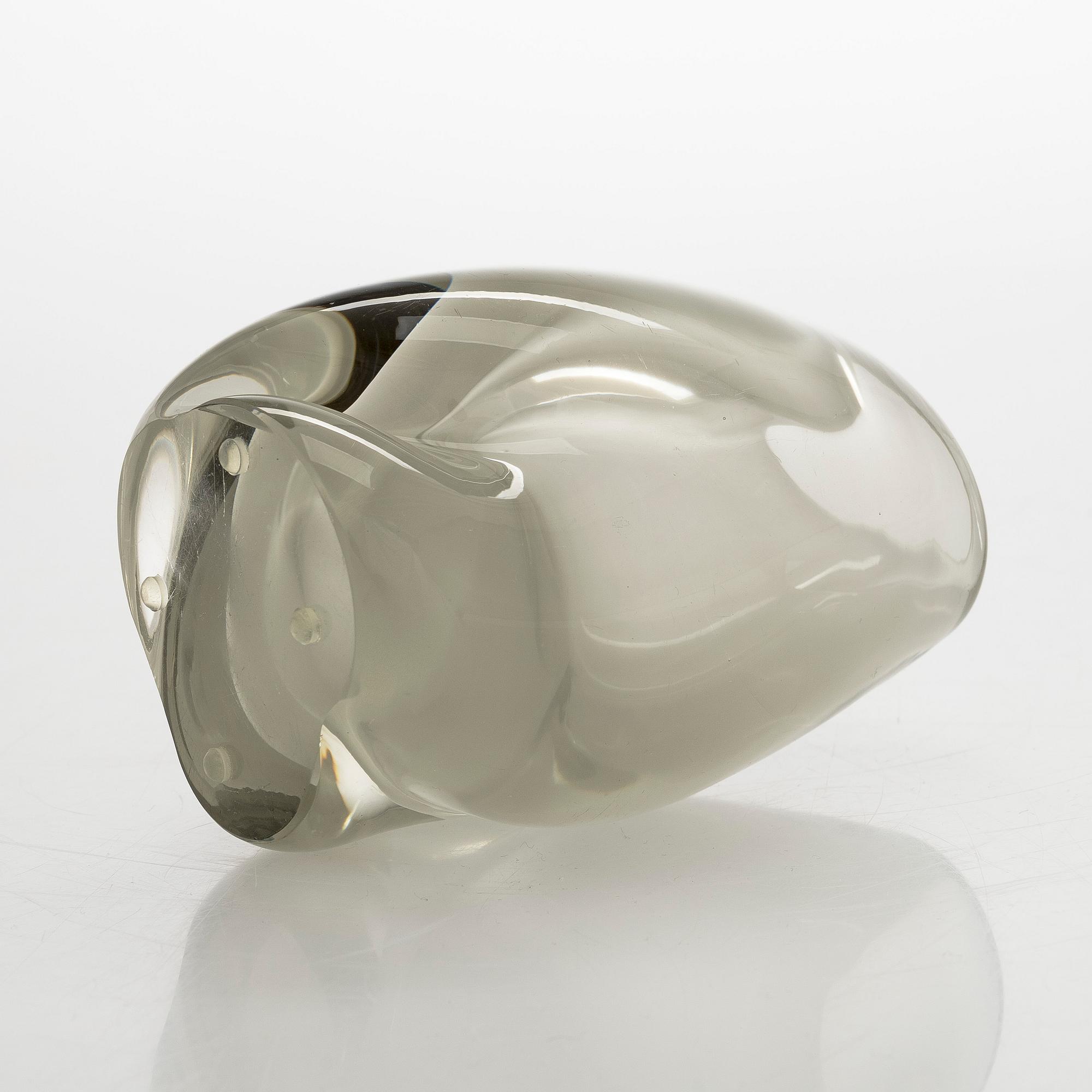 Gunnel Nyman, A glass vase, model 'GN 35', unsigned.
