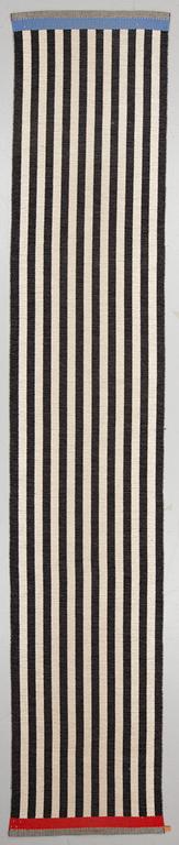 GALLERIMATTA, maskinvävd, "Arkad long stripe",  Gunilla Lagerhem-Ullberg , Kasthall, ca 424 x 80 cm.