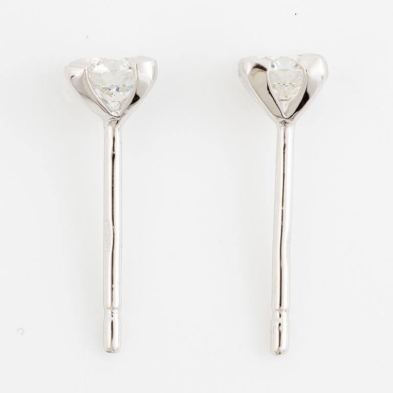 Earrings 18K white gold set with brilliant-cut diamonds, accompanied by GIA dossier.