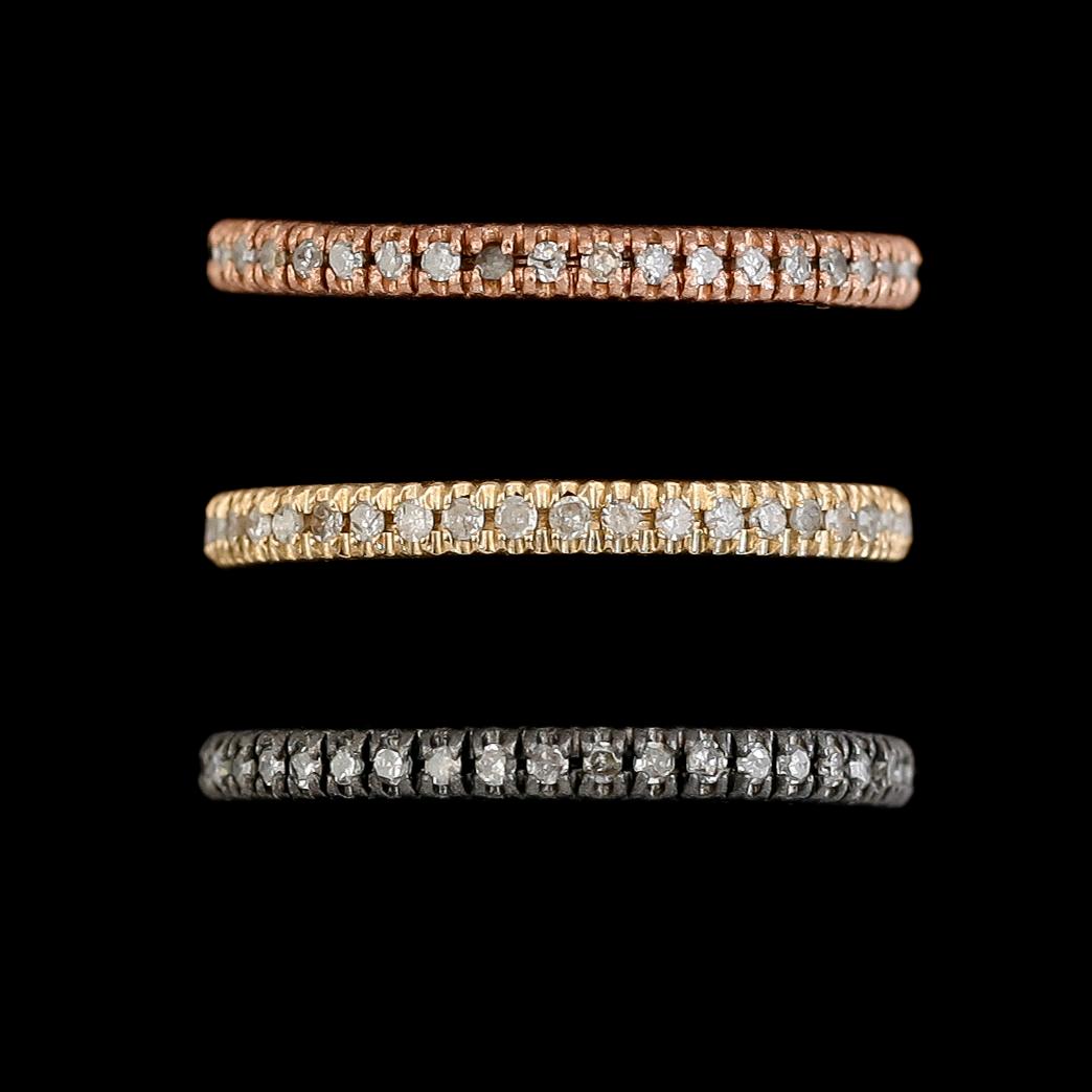 RINGAR, 3 st, 9K trefärgat guld, åttkantslipade diamanter tot ca 0.90 ct. Tot vikt ca 6 g.