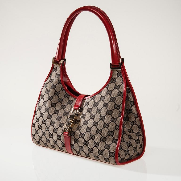 LAUKKU, Gucci.