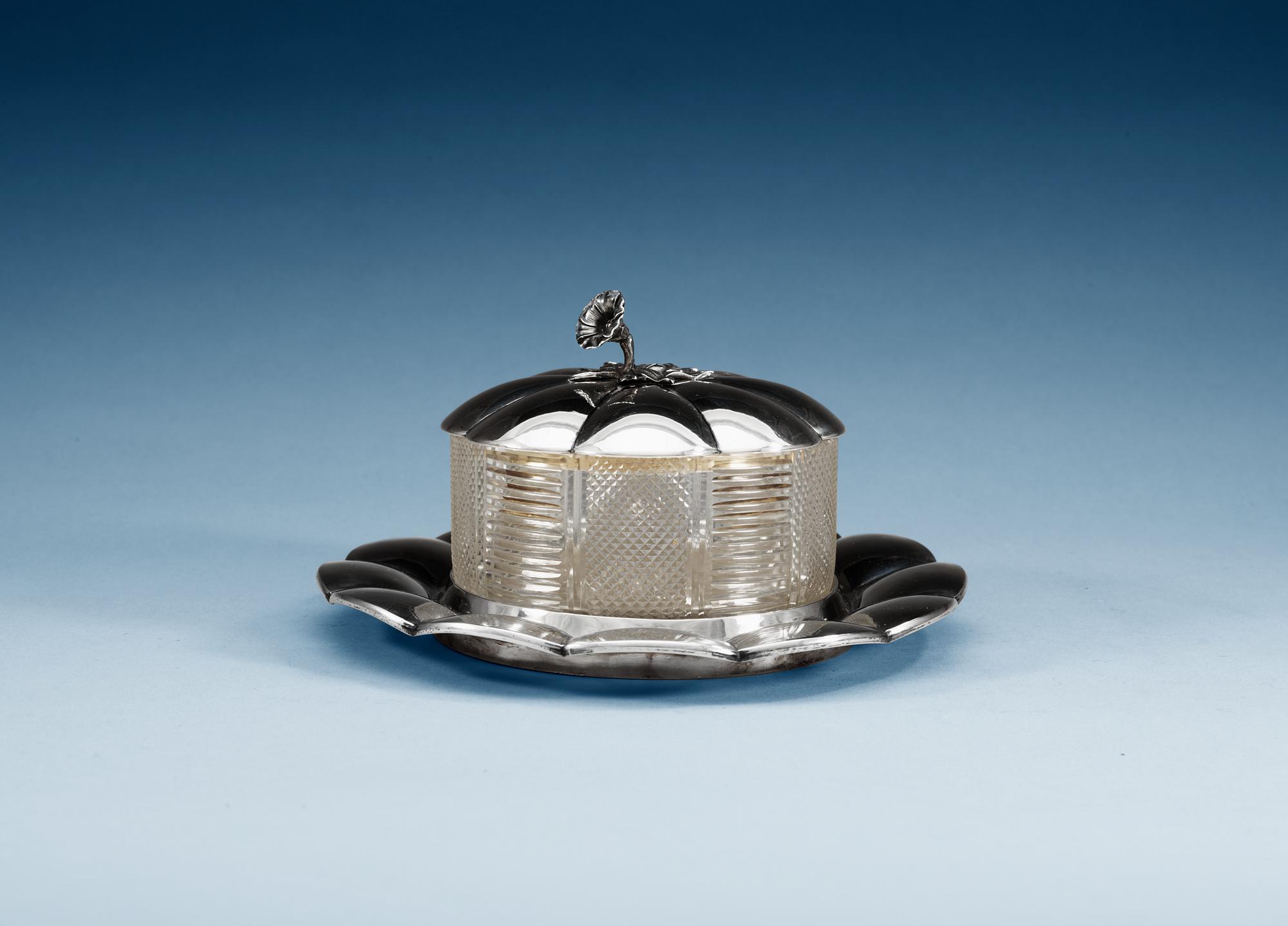 A RUSSIAN PARCEL-GILT AND GLASS CAVIAR-BOWL, Makers mark of Hiskias Pondinen, St. Petersburg 1886.