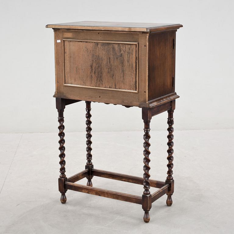 SKÅP, barockstil, 1900-tal.