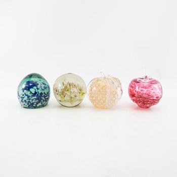 Letter weights/decorative fruits and perfume bottle 18 pcs glass 20th century.