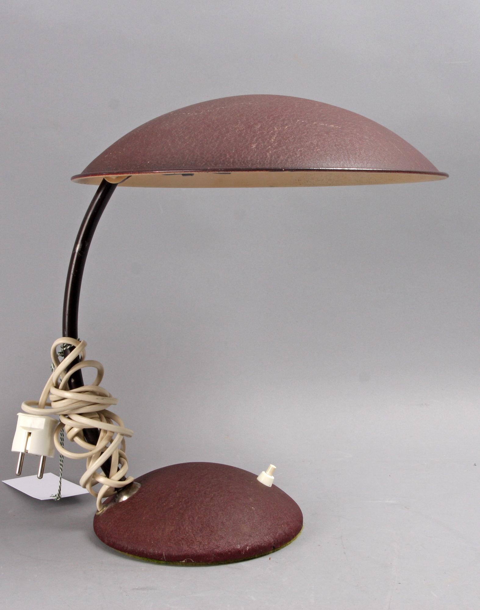 BORDSLAMPA, 1900-talets första hälft.