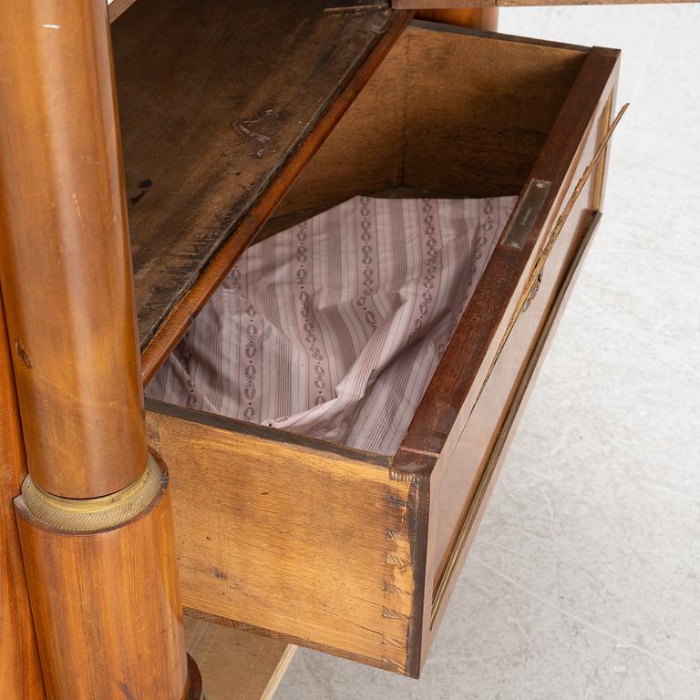 Corner cabinet, Karl Johan, first half of the 19th century.