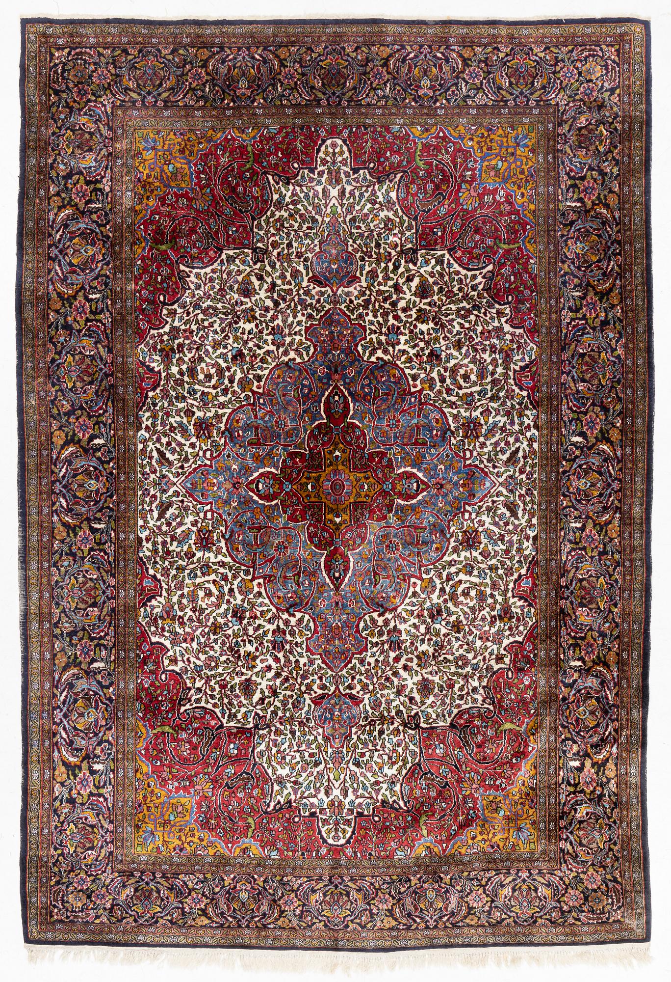 Matta, orientalisk silke, ca 269 x 184 cm.