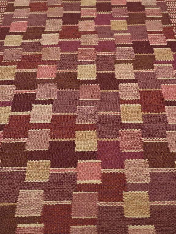 Marianne Richter, A CARPET, "Villemo, rosa", flat weave, ca 246,5 x 177 cm, signed AB MMF MR.