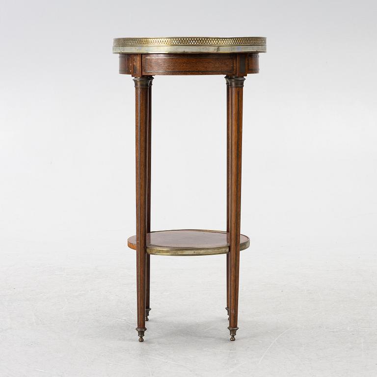 Sidobord,  Louis XVI-stil, omkring år 1900.