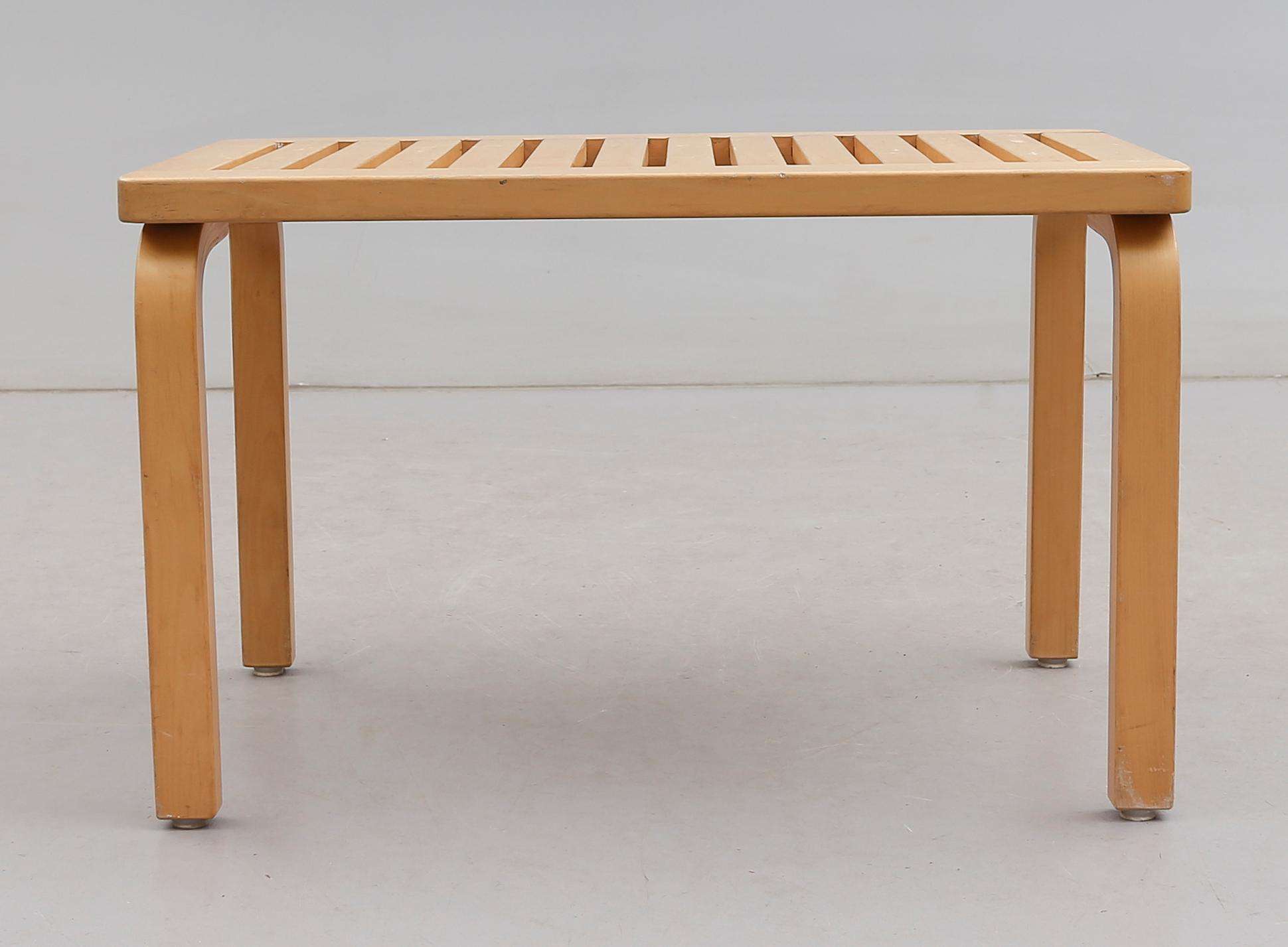 BÄNK, modell 153B, Alvar Aalto, Artek, 1900-talets andra hälft.