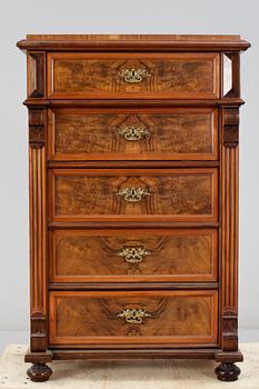 HERRBYRÅ, nyrenässans, 1800-talets slut.