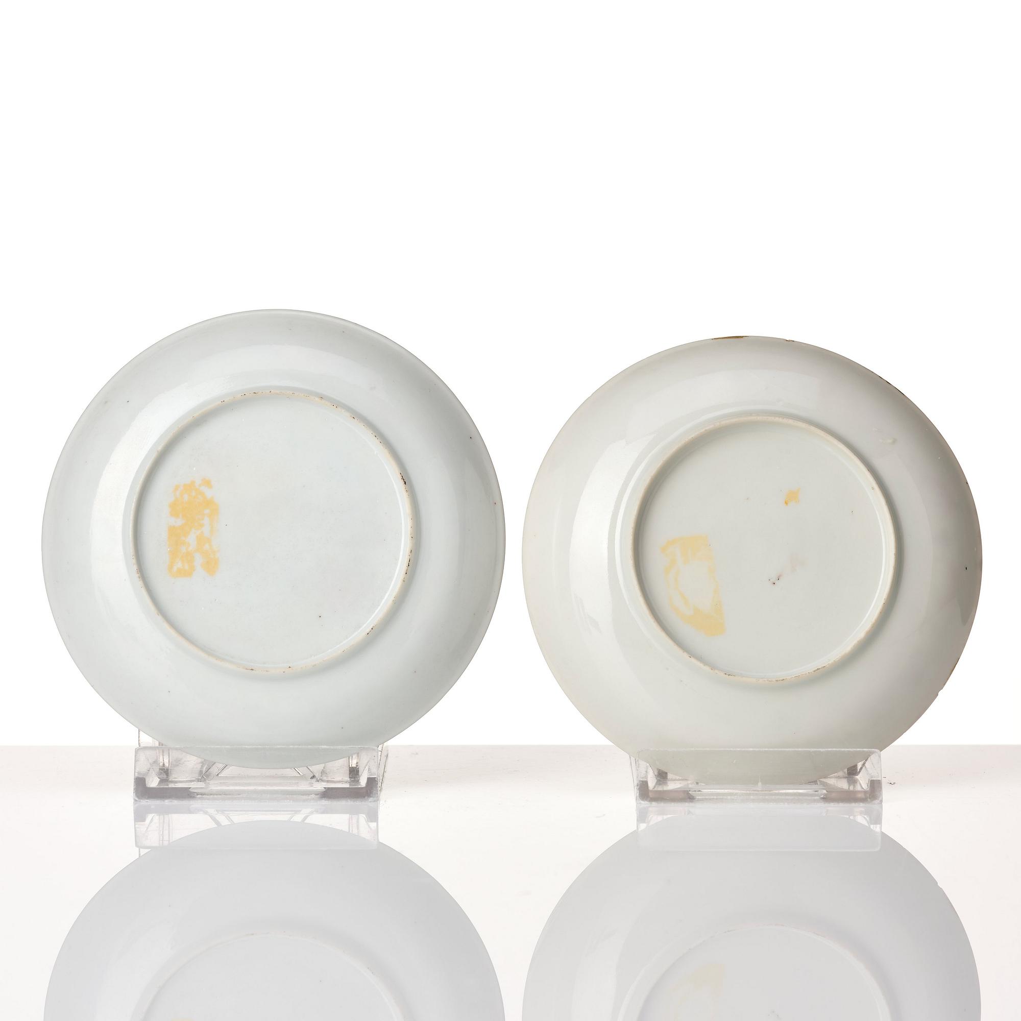 A pair of famille rose cups with saucers, Qing dynasty, Qianlong (1736-95).