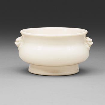 450. A Blanc de Chine censer, Qing dynasty, Kangxi (1662-1722).