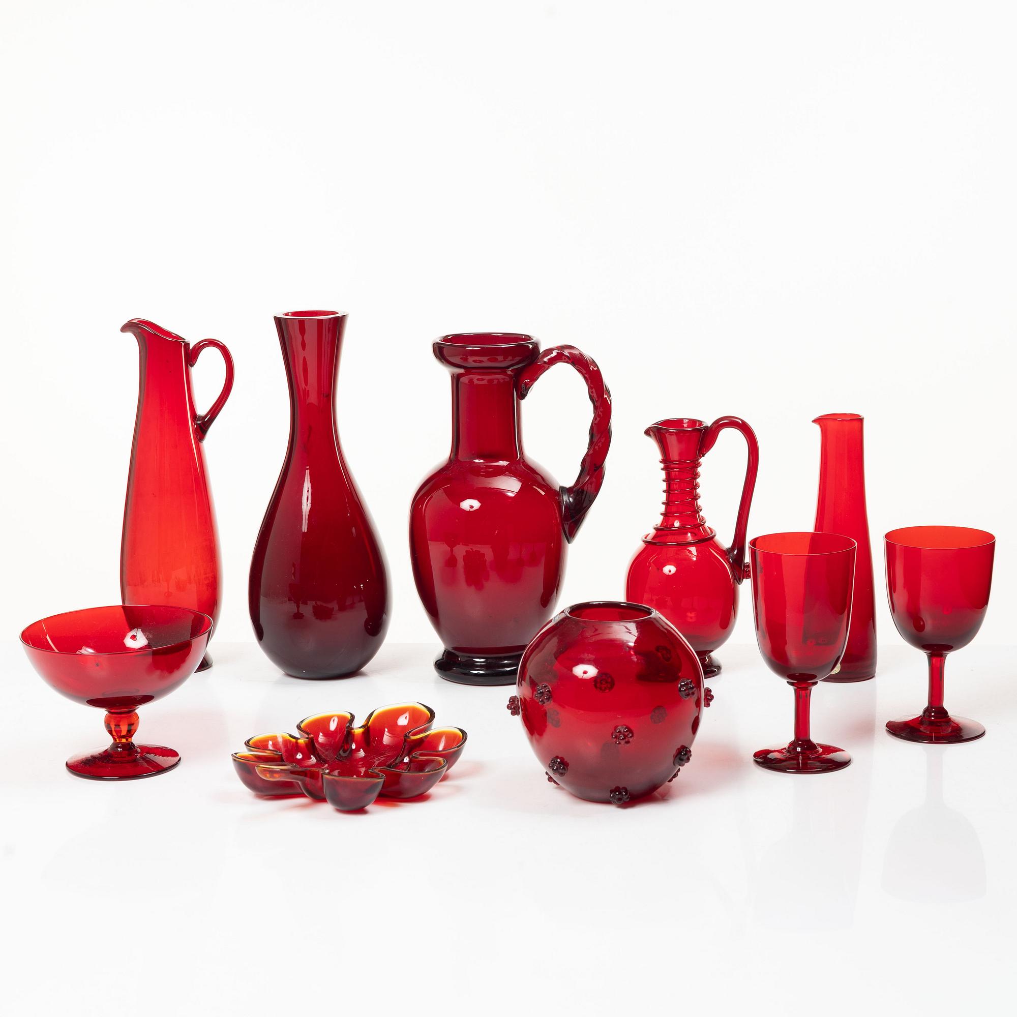 Reijmyre Glasbruk, glass, 22 pieces, mostly Reijmyre, including Monica Bratt.