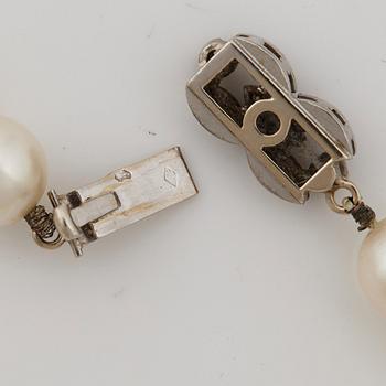 COLLIER, med odlade pärlor.