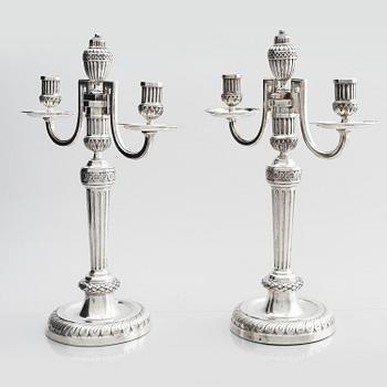 Kungliga kandelabrar, ett par, för två ljus, silver, Österrike, lgnaz Joseph Würth, Wien 1779, Louis XVI.