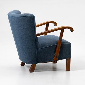 Armchair, Scandinavian Modern, Danish master cabinetmaker, 1940s.