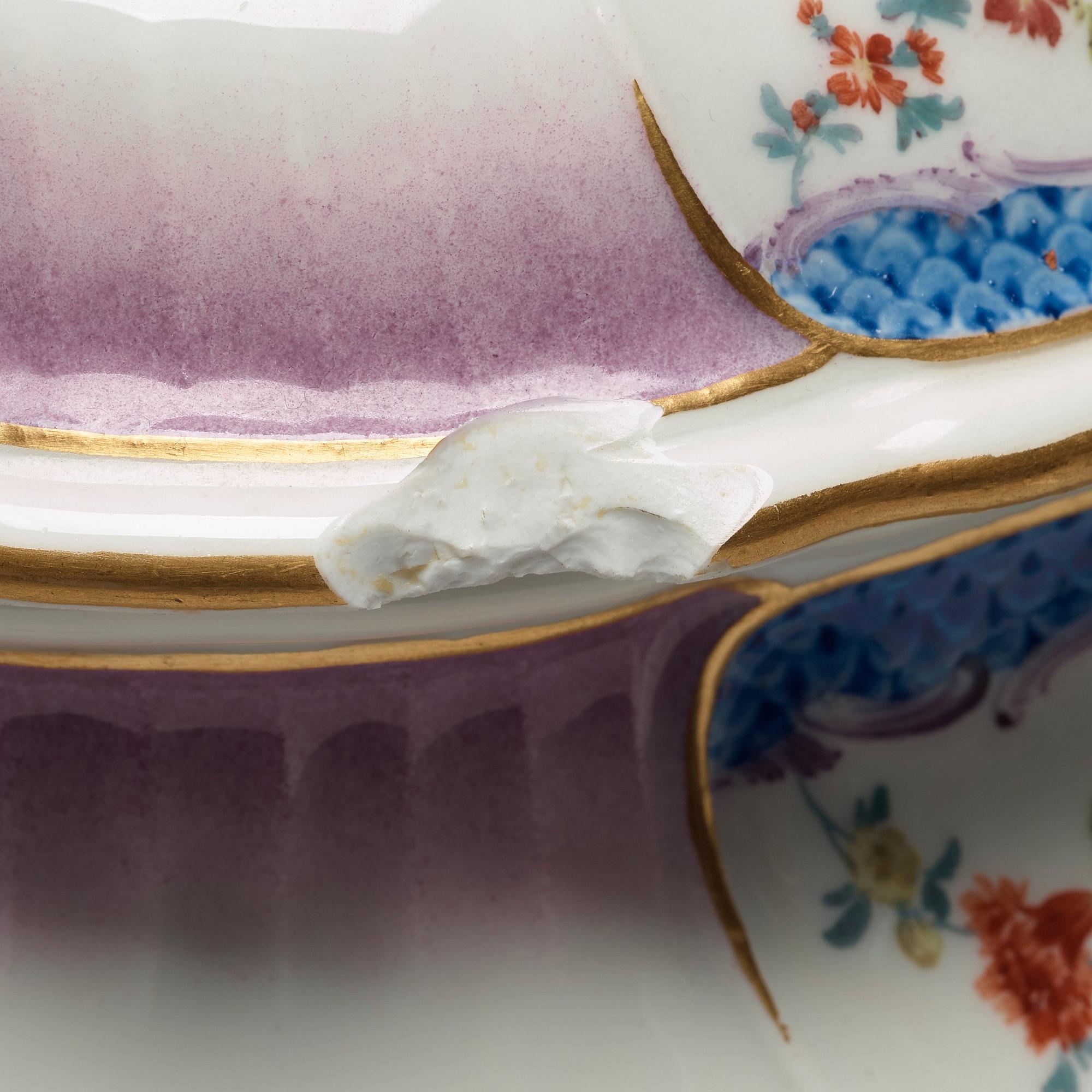 TERRIN med LOCK och FAT, porslin. Meissen, 1700-tal.