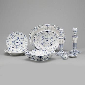 SERVIS, 30 ca delar, porslin, Musselmalet, Royal Copenhagen.
