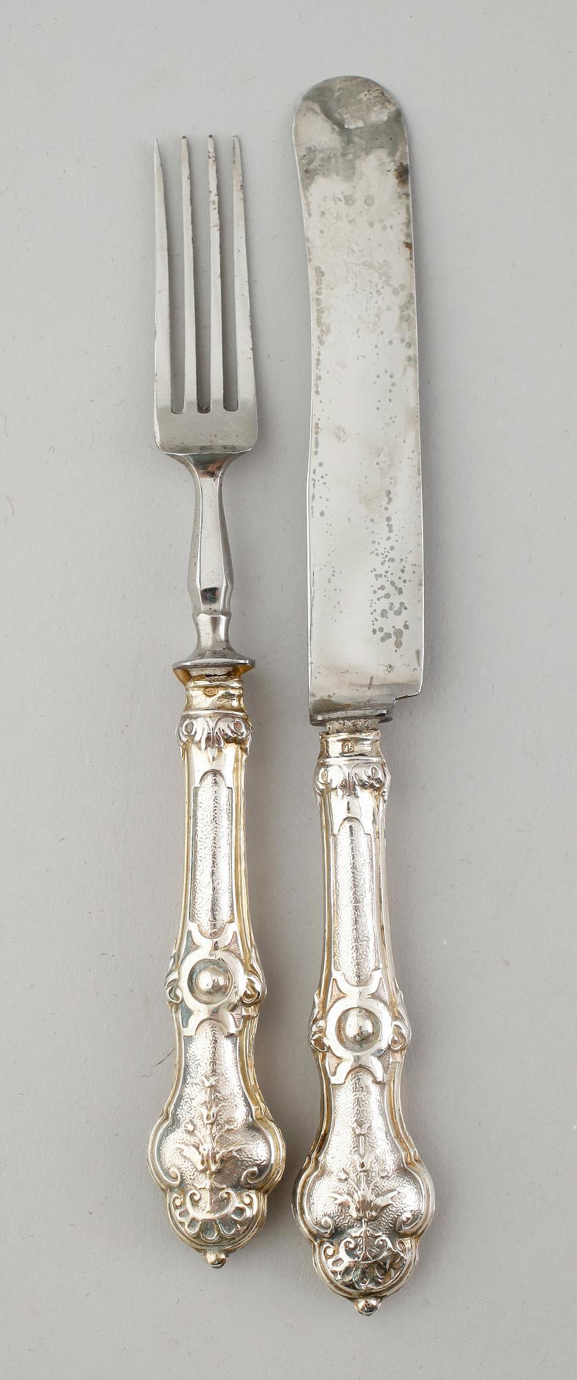 BESTICK, 12 st, silverskaft med stålblad, Ungern, 1800-/1900-tal.