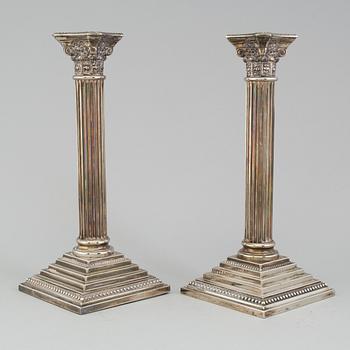 A pair of silver plate candlesticks, Godinger, England, 1992.