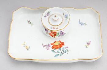 SKRIVSTÄLL, porslin, Meissen, 1800-/1900-tal.