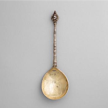 167. A Swedish early 17th century silver-gilt spoon, unmarked.