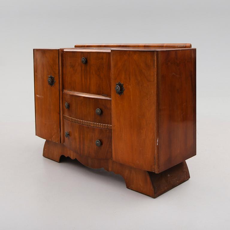 SIDEBOARD, England, 1900-talets första hälft.