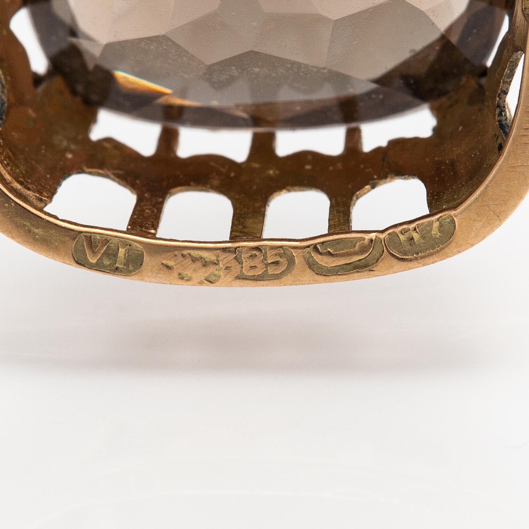 Halsband, 14K guld och rökkvartser. V. Iivonen, Helsingfors 1961.