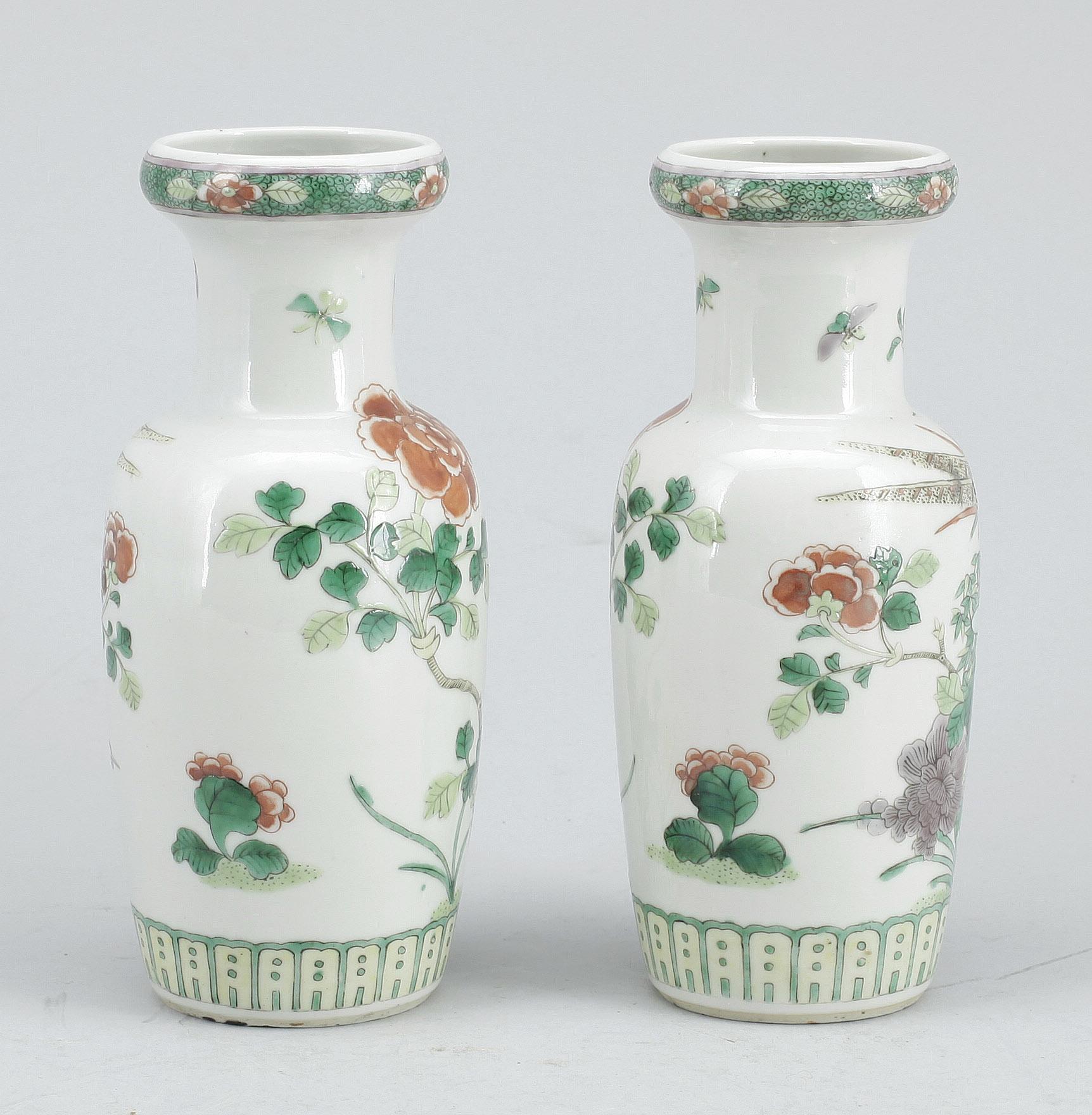 VASER, ett par, porslin, KangXi-stil, Kina, 1900-tal.