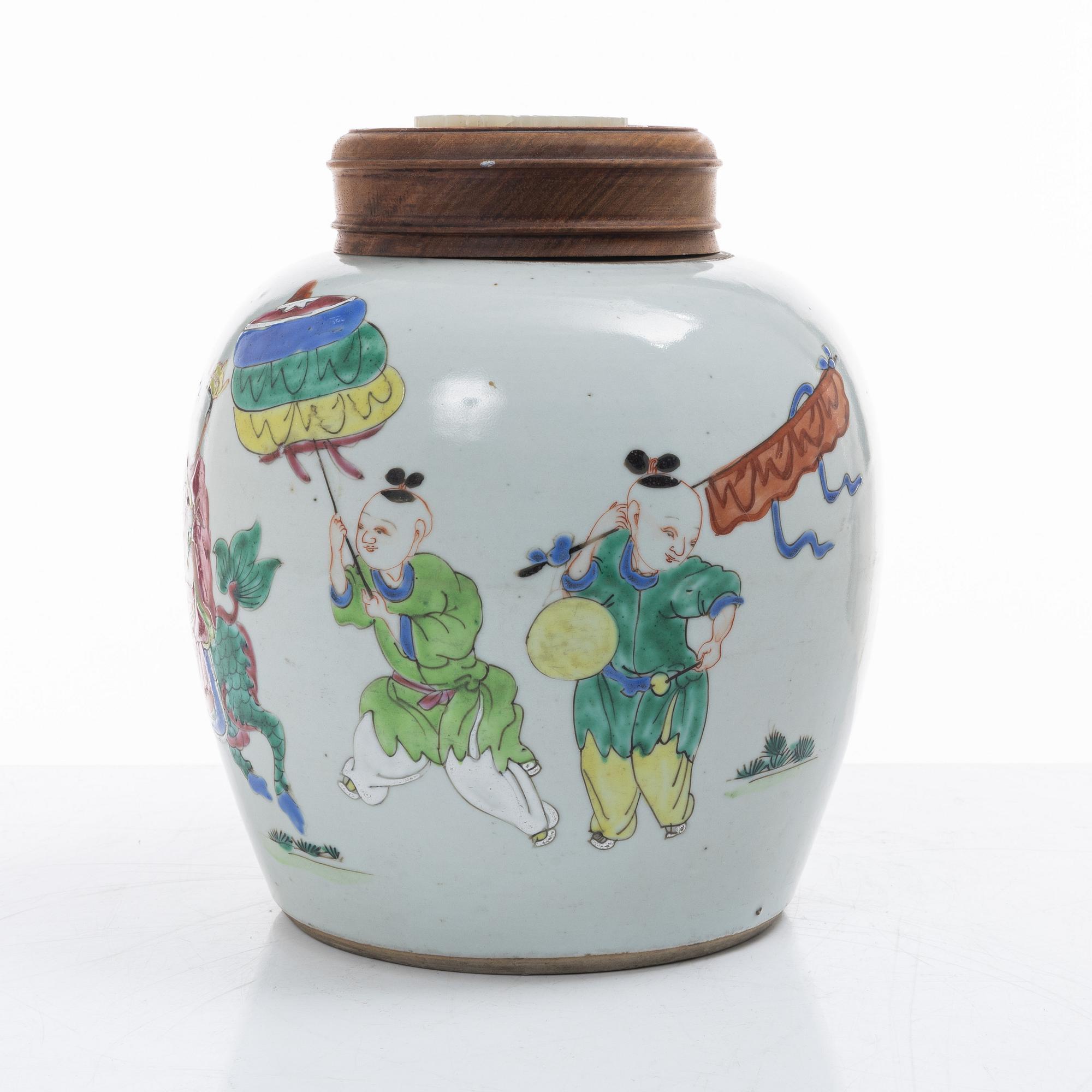 Bojan med trälock med nefrit, Kina sen Qingdynasti.