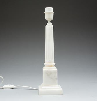 BORDSLAMPA, alabaster , 1900-tal.