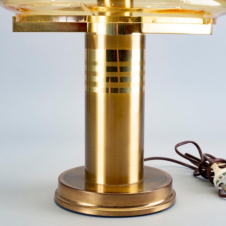 A BRASS TABLE LAMP FROM NYA ÖIA SWEDEN.