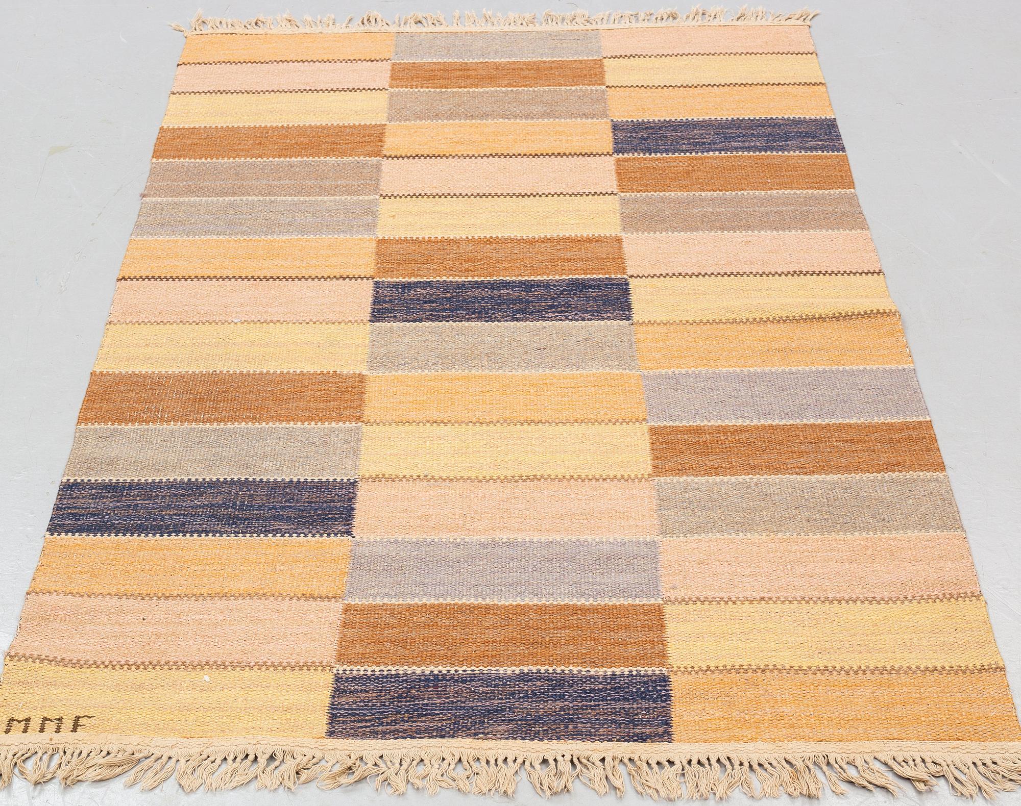 Märta Måås-Fjetterström, matta, "Nöthåret", rölakan, ca 197,5 x 118-119 cm, signerad MMF.