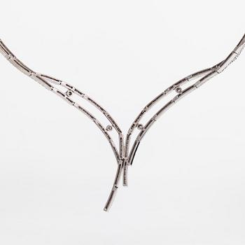 Halsband, 18K vitguld, diamanter ca 2.50 ct tot.