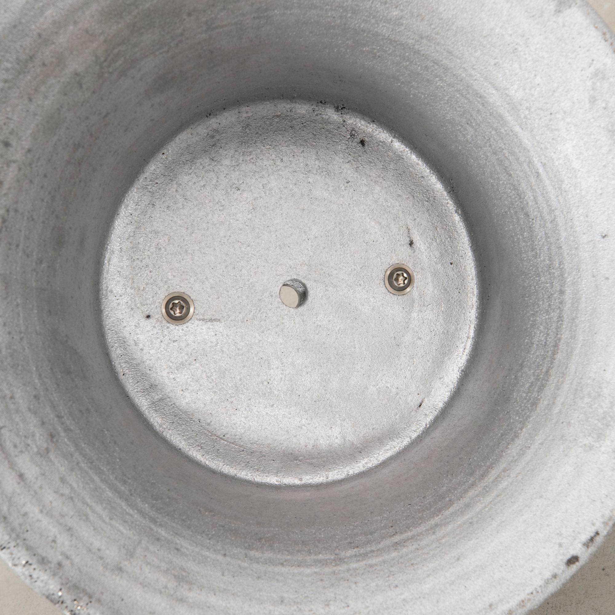 Signe Persson-Melin, ytterfoder Byarums bruk gjuten aluminium.