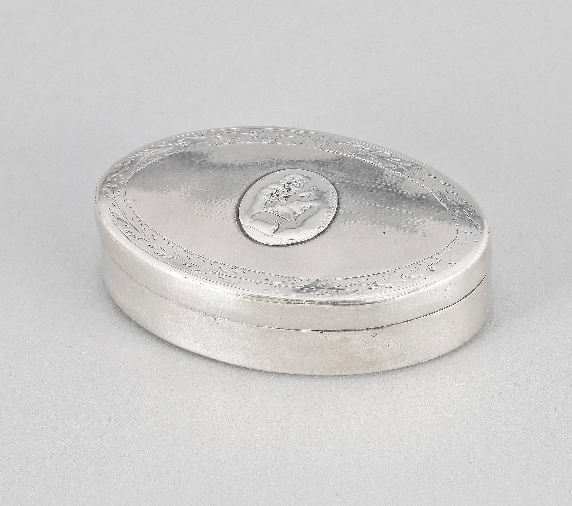 DOSA, silver, Johan Petter Hjulström Västerås 1838. Vikt ca 42 gram.
