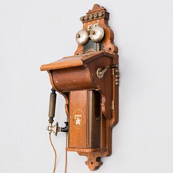 VÄGGTELEFON, L. M. Ericsson, Stockholm, 1900-talets början.